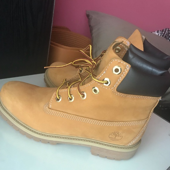 Original wheat Timberlands - Picture 2 of 8